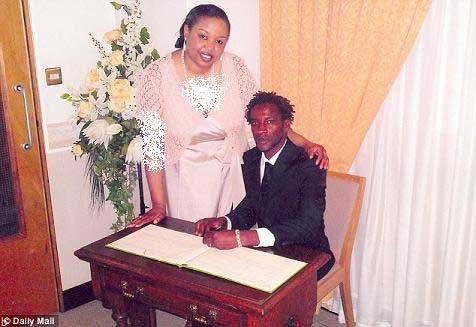 ننگ آورترین ازدواج زنی سیاهپوست با مرد جوان (+عکس)
